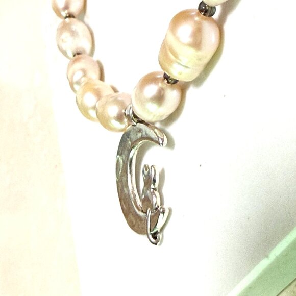Genuine Pale Pink Freshwater Pearl Silver Cat on the Moon Beaded Short Necklace - Picture 5 of 10